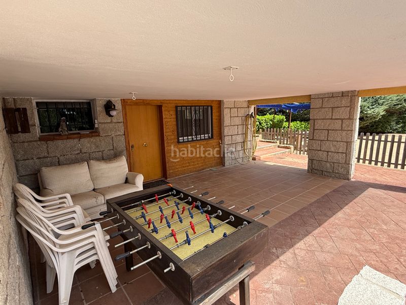 Foto 8a6ced66-7751-4f73-8cbd-99a8ad873e62. Xalet amb xemeneia calefacció aparcament piscina a Valdemorillo
