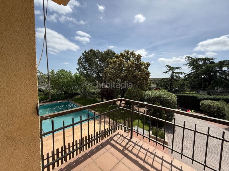 Foto b98fee01-6e6f-4fd0-bce9-fe26a9e9e873. Xalet amb xemeneia calefacció aparcament piscina a Valdemorillo