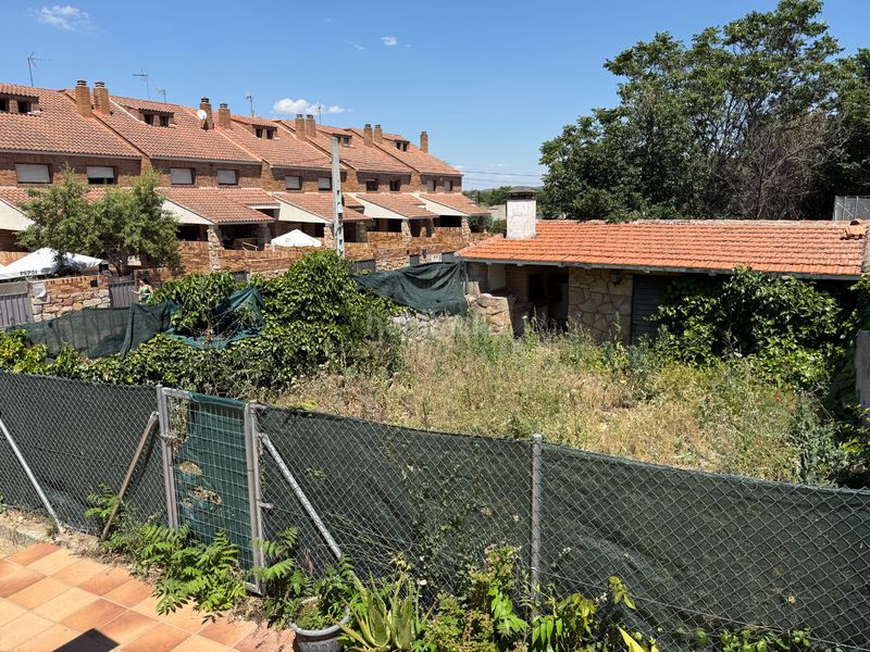 Foto 347df8ec-ee93-4861-8694-81e5413e1b2e. Terreny residencial a Casa Amarilla Galapagar