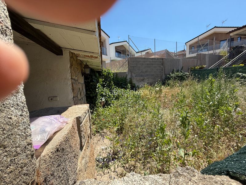 Foto 55f87b80-b6b4-4159-b774-aad2e23bd4c2. Terreny residencial a Casa Amarilla Galapagar
