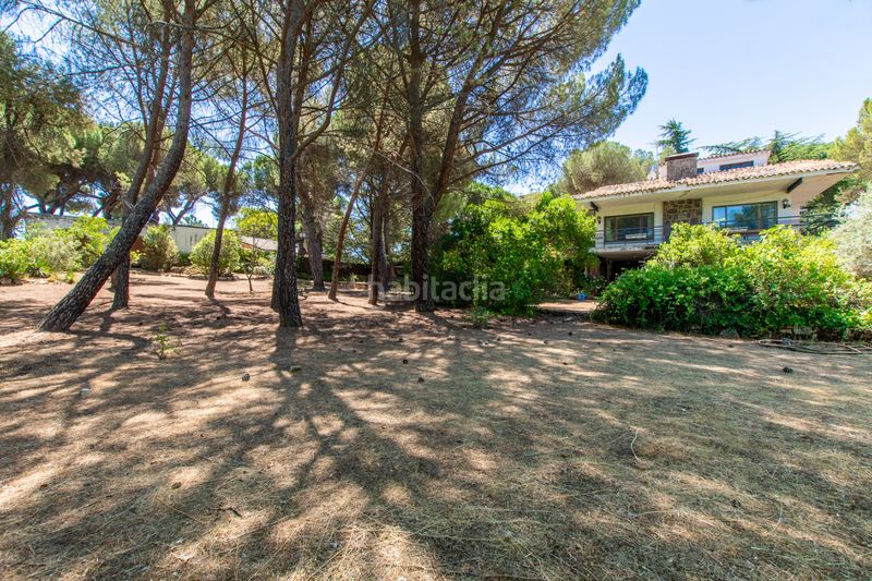 Foto 1bf114a2-3a72-4e28-ab04-2399aa922271. Casa amb xemeneia calefacció aparcament piscina a Galapagar