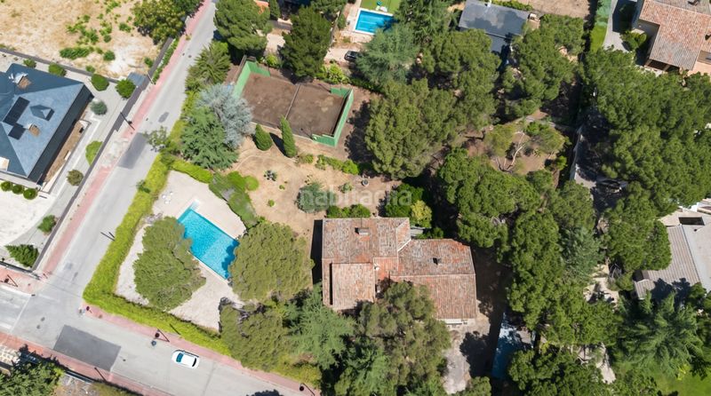 Foto 5d537b1f-beb2-42a6-a2e2-68d6fb05464c. Casa amb xemeneia calefacció aparcament piscina a Galapagar