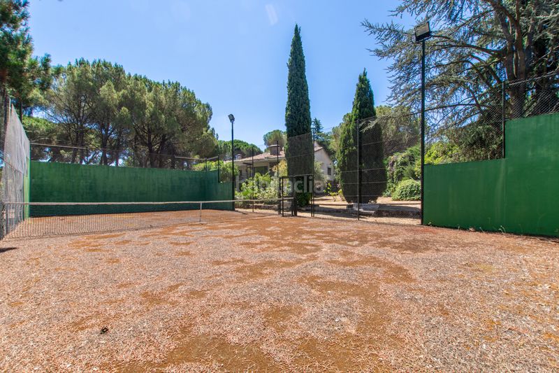 Foto 72967d65-224f-42a1-9e42-957684b1cd84. Casa amb xemeneia calefacció aparcament piscina a Galapagar