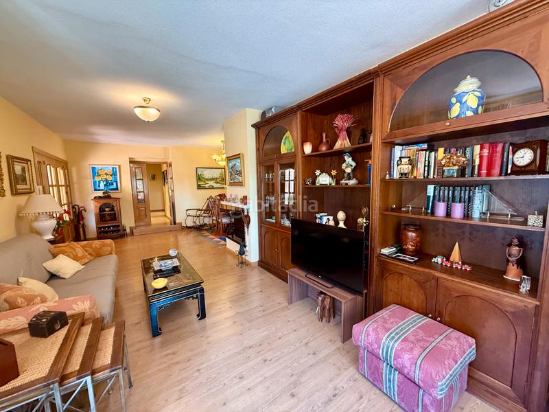 Foto 7544e6df-4eea-4f02-8ae9-c49347af1e1e. Chalet avec cheminée chauffage parking piscine dans Valdemorillo