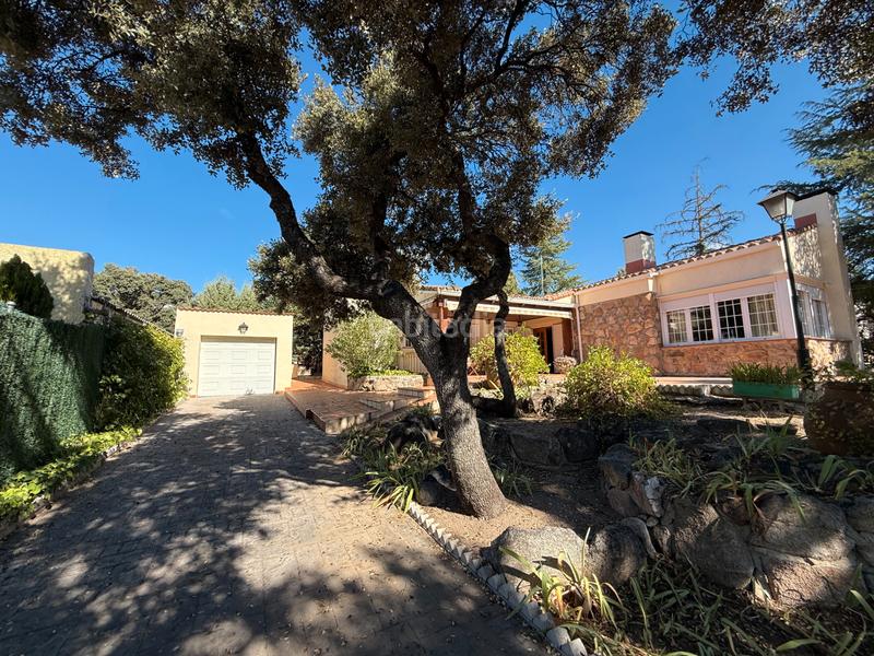 Foto 7a4c8897-a640-47ba-86e3-e870f1c65116. Chalet avec cheminée chauffage parking piscine dans Valdemorillo