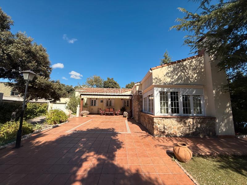 Foto 91b66efc-c111-4268-8c72-0ae86b431438. Chalet en Cerro Alarcón Valdemorillo