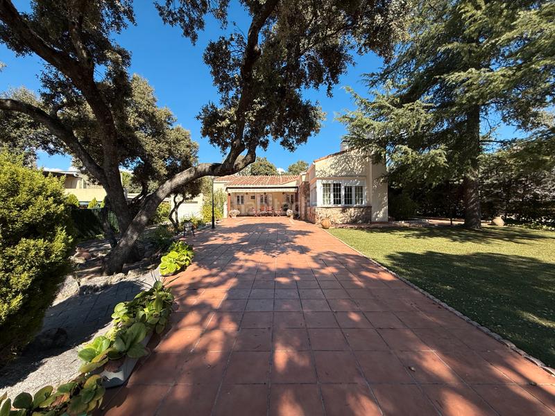 Foto c11943c5-be01-4adf-be26-8aa861b15603. Chalet en Cerro Alarcón Valdemorillo