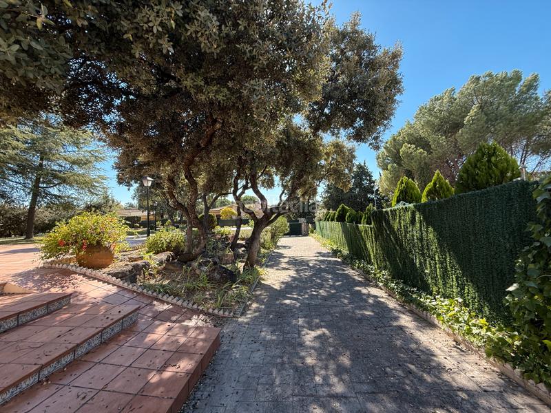 Foto 1b18ae45-8064-4a8d-9519-5aa2988e4dec. Chalet con camino riscaldamento parcheggio piscina in Valdemorillo