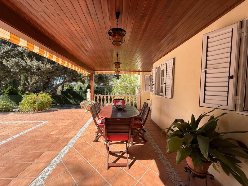 Foto 3574c627-1a6e-4461-87cf-61b42cbf6bd1. Chalet con camino riscaldamento parcheggio piscina in Valdemorillo