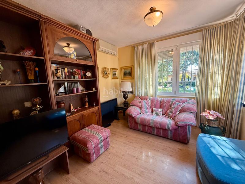 Foto 973df9d8-6ac6-49cc-9974-84217b9e27fe. Chalet con camino riscaldamento parcheggio piscina in Valdemorillo