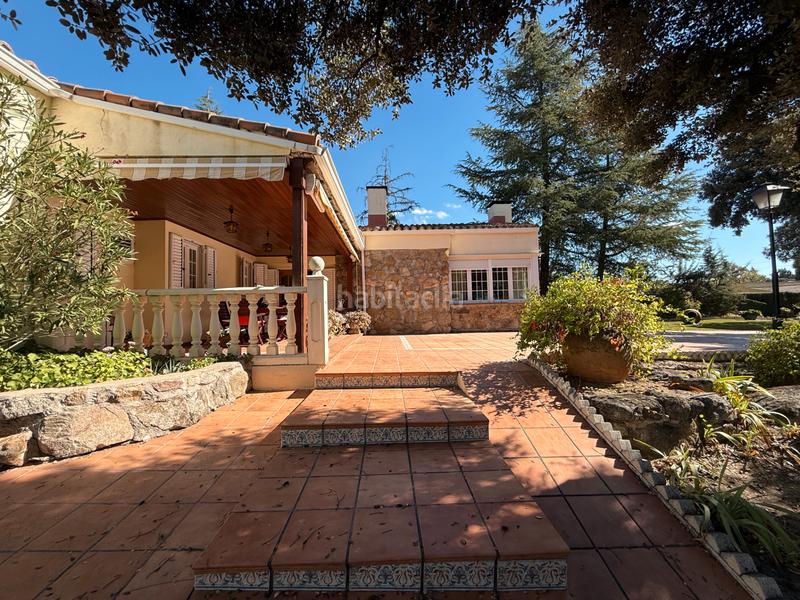 Foto fa37e408-b87b-42e1-8cc5-86ed64dbb77d. Chalet con camino riscaldamento parcheggio piscina in Valdemorillo