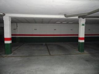 Aparcament cotxe  Calle miguel de unamuno. Garaje junto mercadona covaresa