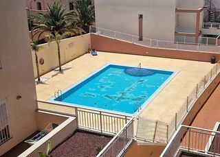 Appartement in Cho - Parque de la Reina. Luminoso apartamento con solárium privado y piscina comunitaria
