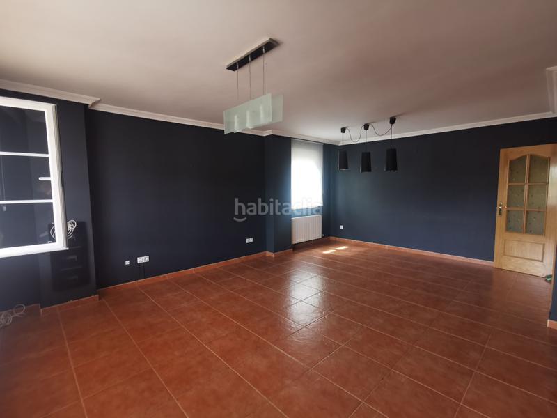 Foto 0d2684d8-ca19-4548-9f0b-2cff8a2ee42d. Lloguer casa aparellada amb calefacció aparcament a Cabrerizos