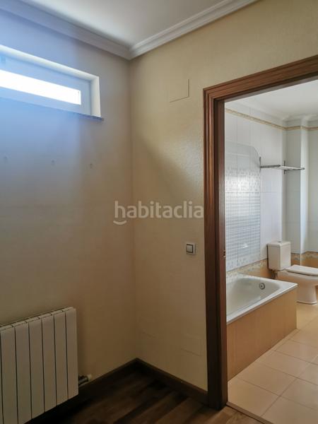 Foto 32df0f9d-4c7d-4c9b-bd00-ca035ed1324a. Lloguer casa aparellada amb calefacció aparcament a Cabrerizos