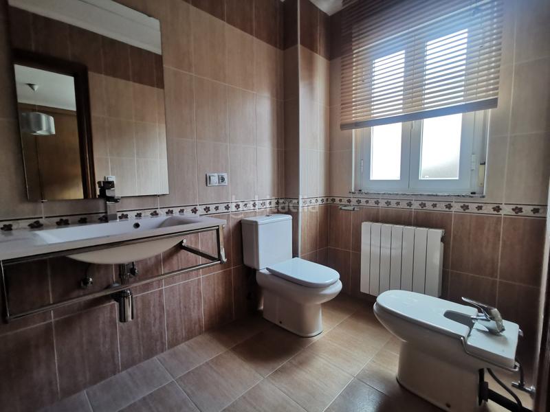 Foto 36dae832-f02c-4b03-8763-9a22a120973d. Lloguer casa aparellada amb calefacció aparcament a Cabrerizos