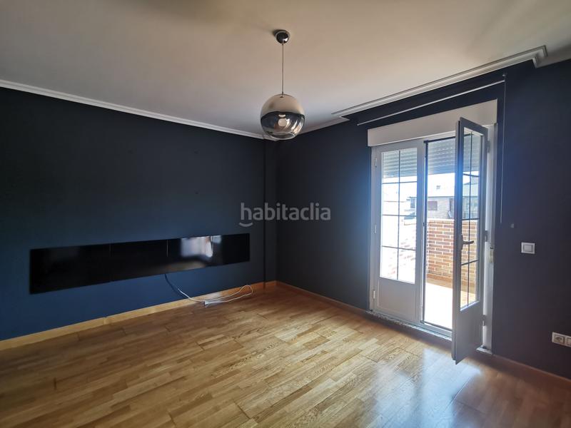 Foto 39f083ba-a2fa-4e64-acb2-37a974c19e2f. Lloguer casa aparellada amb calefacció aparcament a Cabrerizos