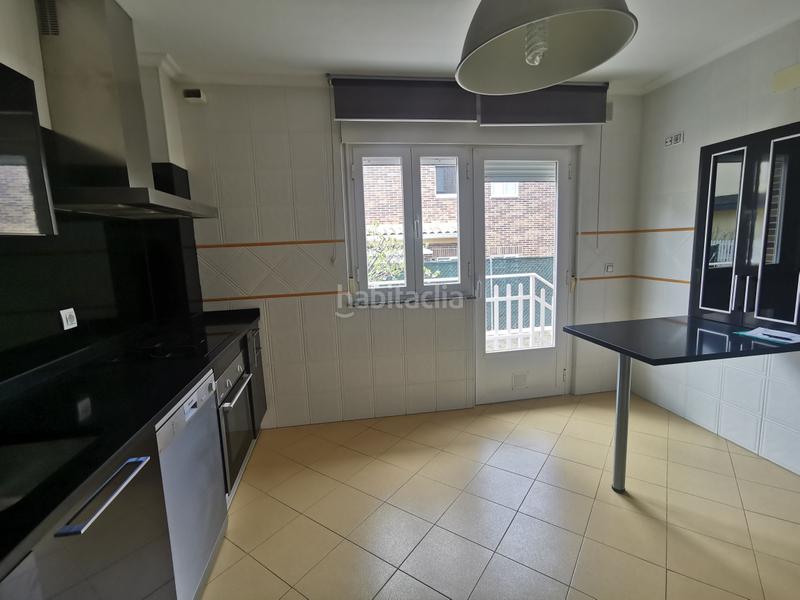 Foto 9f59f1b3-df31-4305-b9ac-e086d2dc1815. Lloguer casa aparellada amb calefacció aparcament a Cabrerizos