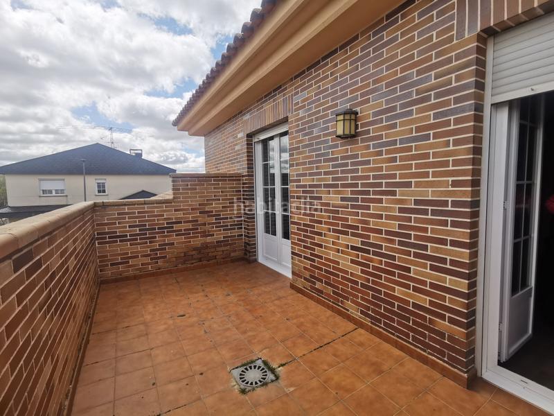 Foto df9ce7aa-824a-49bb-9ffd-d2012084e89c. Alquiler casa pareada en Cabrerizos