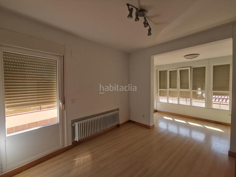 Foto 81f2892e-cbaa-4035-b37b-fda46dc61e91. Alquiler piso bonito y coqueto ático, con estupenda terraza, con servicios centrales. en Salamanca