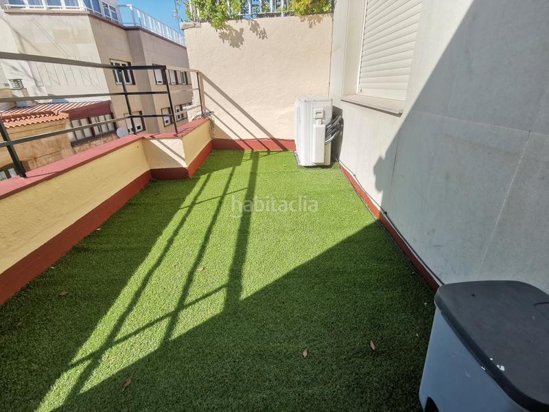 Foto afd5f9b2-8b25-49f2-aced-f2a496700b95. Alquiler piso bonito y coqueto ático, con estupenda terraza, con servicios centrales. en Salamanca