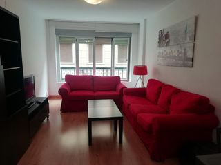 Rent Apartment  Plaza de españa. Piso exterior, consta de un dormitorio, salón-cocina, baño,  inc