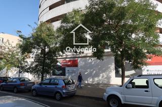 Local Comercial  Carrer de cervantes. Local en bruto distribuido en 1 planta. dispone de 1 acceso al i
