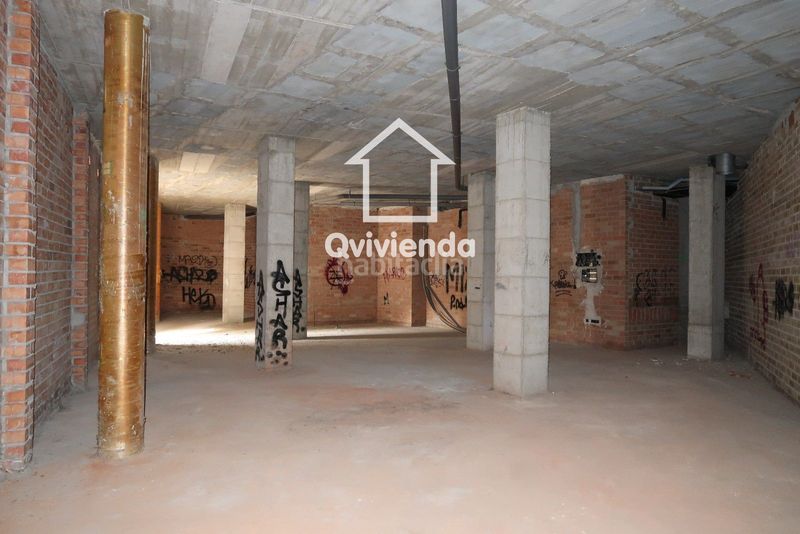 Foto dbc64dfe-1e5c-4671-8d03-9ceb8e8f6e9e. Local comercial a Centre Sabadell