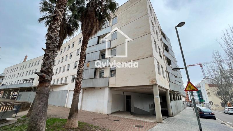 Foto 677ddb05-83cb-4653-8116-f67e3b6522cf. Parking coche en cervantes 32 plazas de parking en el centro en Sabadell