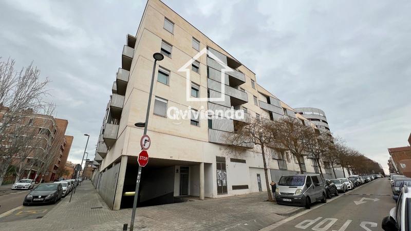 Foto a4084456-b82a-4278-8b98-1f4cda1acb90. Parking coche en cervantes 32 plazas de parking en el centro en Sabadell