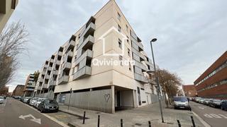 Aparcament cotxe a Cervantes 32. Plazas de parking en el centro de sabadell