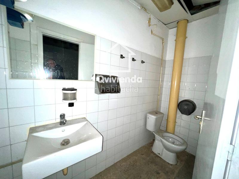 Foto 8781ccb5-71fc-4c3d-9a4a-d7e9fbe04ea0. Local commercial dans Creu de Barberà Sabadell