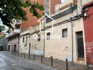 Casa adossada  Carrer de víctor balaguer. Vivienda unifamiliar en babalona. 58m2+30m2 de terraza. necesita