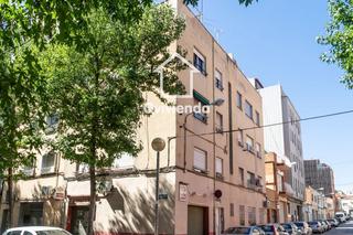 Appartement  Ramon muntaner. Piso de 3 hab en barberà ocupado