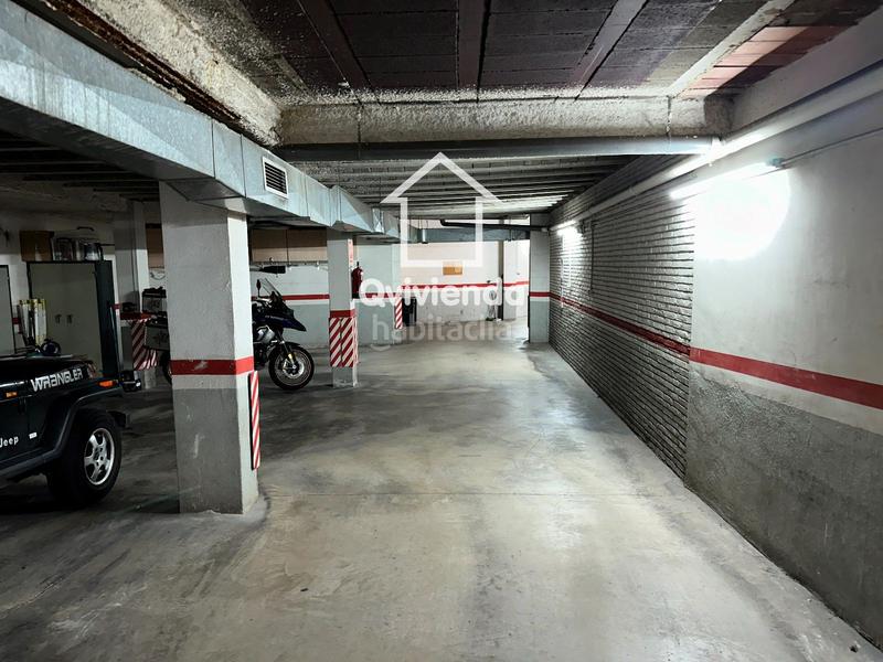 Foto f96db1d9-23a2-4f36-9dec-d029eabae2ca. Autoparkplatz in Parets del Vallès