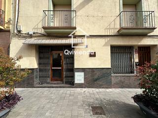 Location Local commercial  Carrer del raval. Local comercial
