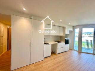 Flat  Frederic mistral,de. Piso de 3 habitaciones con balcón en rbla francesc macià