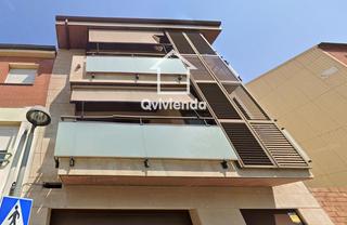 Building  Santiago rusiñol. Edificio de 3 viviendas  en st quirze del vallès