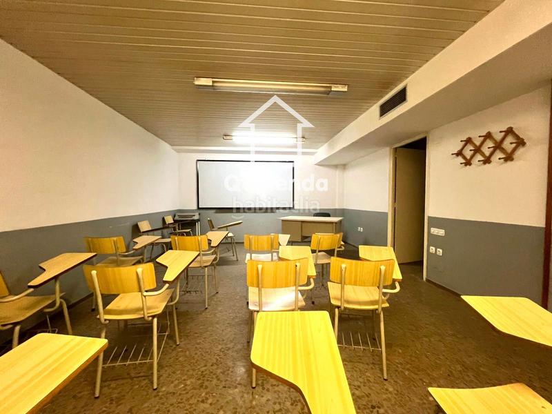 Foto 3c358744-f76c-4edd-88b2-0e960d691d4e. Lloguer oficina amb calefacció a Ca n'Aurell Terrassa