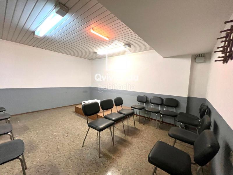 Foto 4b564bfc-1b3a-435a-be7e-6975e55817e2. Lloguer oficina amb calefacció a Ca n'Aurell Terrassa