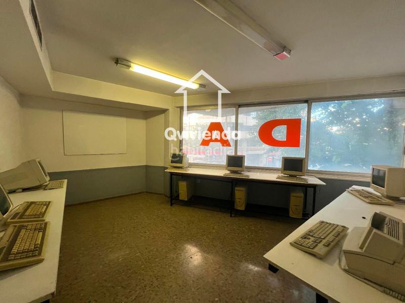 Foto bcd5c478-b49c-44ba-9d0a-01d2d37587e4. Lloguer oficina amb calefacció a Ca n'Aurell Terrassa