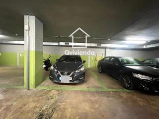 Autoparkplatz in Amadeu de savoia,d 30. Plaza de aparcamiento en camadeu de savoia, 30 terrassa