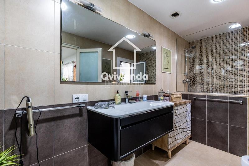 Foto 149c6ef8-4149-45a5-98fd-865cc3ee7349. Haus mit heizung parking in Centre Sabadell