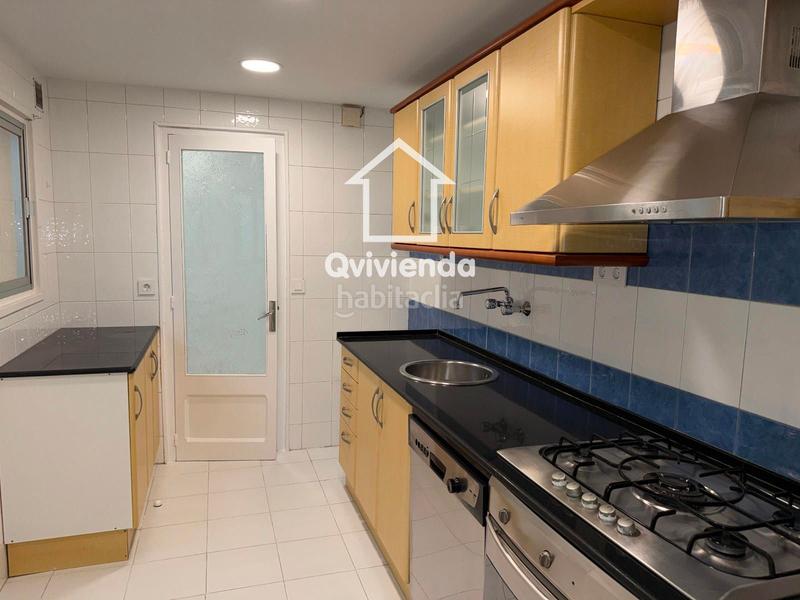 Foto 5eb2cb7f-31d0-4fb9-b42c-1f3456692089. Haus mit heizung parking in Centre Sabadell