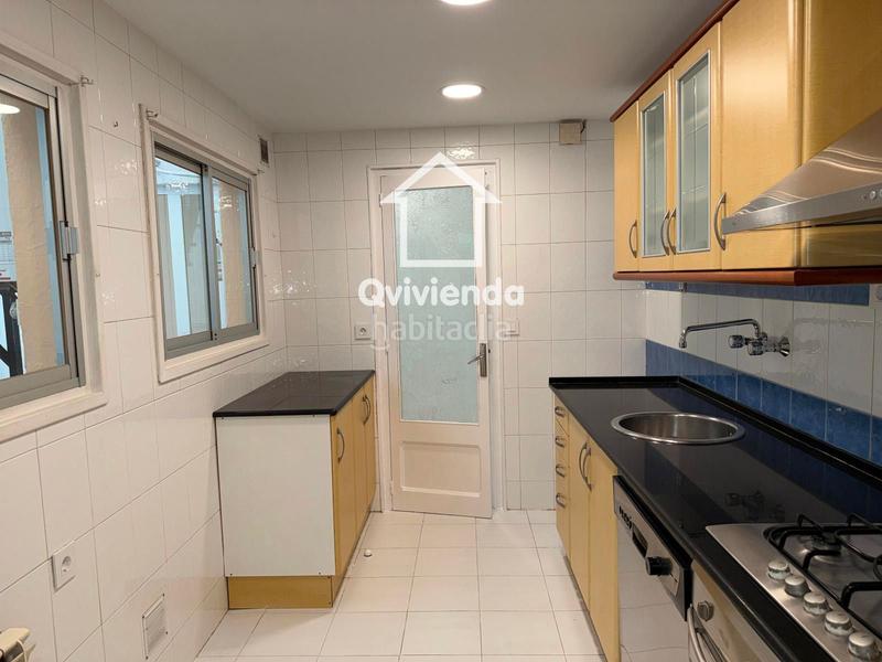 Foto 8f889319-93ab-46ed-b722-10c5d8e3359b. Haus mit heizung parking in Centre Sabadell