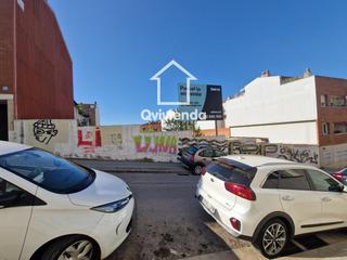 Terreny residencial  Frederic mistral. Suelo urbano a dos calles en serra den camerò sabadell