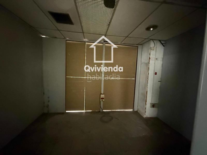 Foto 5094f8aa-d3c8-4e67-a32e-1d101c56e44d. Alquiler local comercial  situado en av. francesc macià en Sabadell