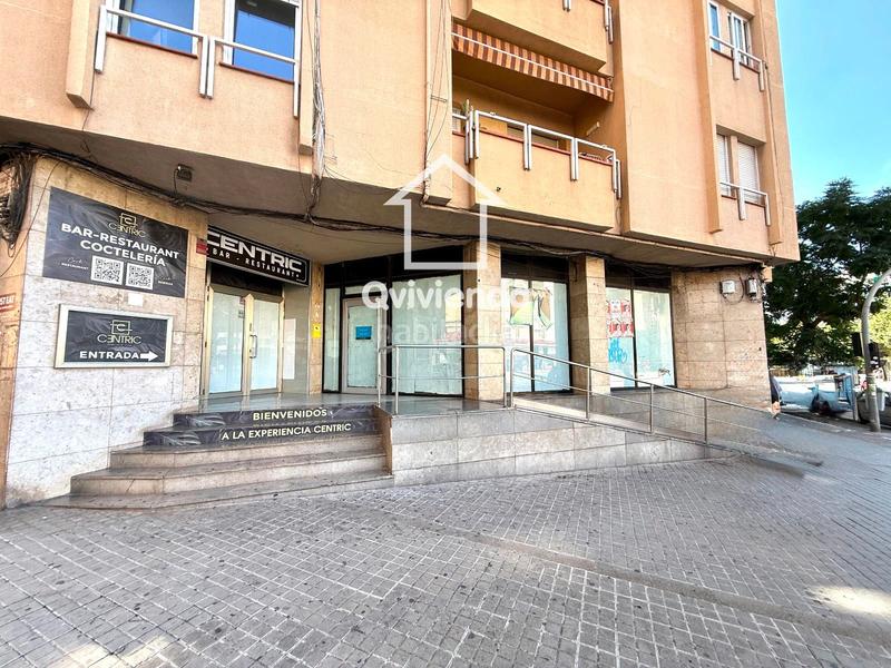 Foto 9252fce8-0f4d-463f-bc47-dd8dedf8f9cd. Alquiler local comercial  situado en av. francesc macià en Sabadell
