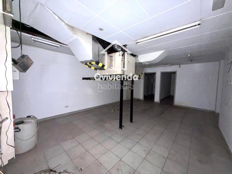 Foto c60723bf-5035-40b6-b4d4-77e7c10be82f. Alquiler local comercial  situado en av. francesc macià en Sabadell