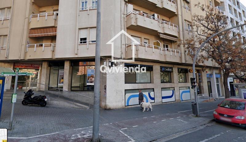 Foto f27c404b-c651-4923-b16f-9a849d2a2925. Alquiler local comercial  situado en av. francesc macià en Sabadell